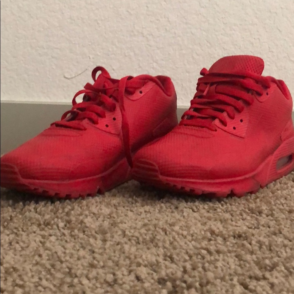Red air max